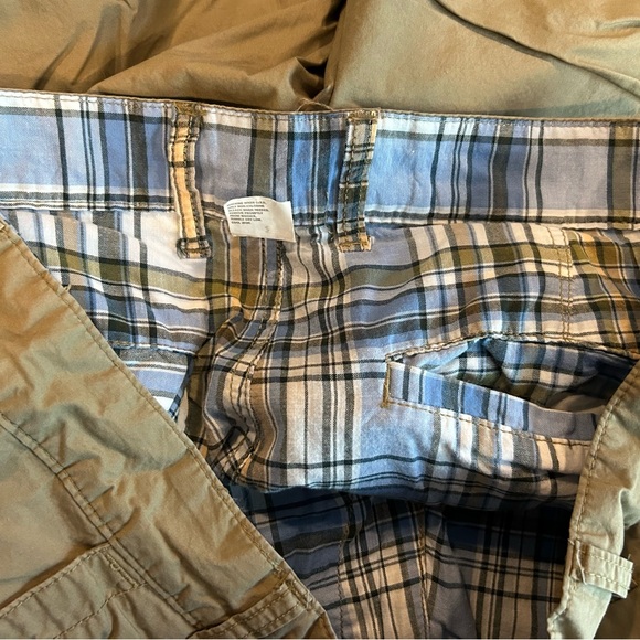 Old Navy beige tan plaid reversible shorts 34 - Picture 3 of 3